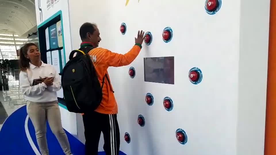 Batak reaction wall installation at an event